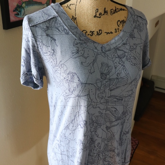 🧜🏼‍♀️🚨Stars and Astrology Tee - Picture 3 of 3